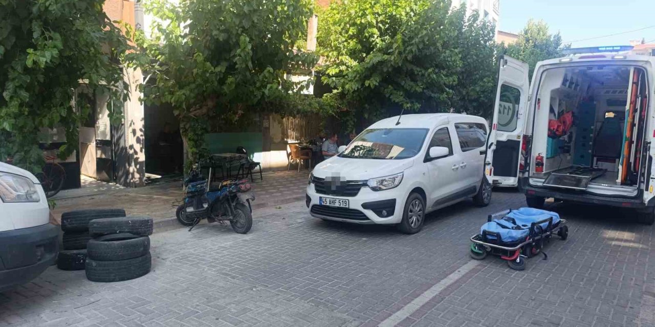 Tartıştığı kızını boğarak öldürdü