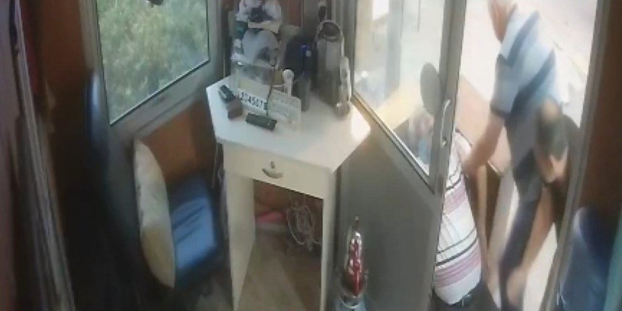 Kalp Krizi Geçiren Arkadaşına Yardım Ederken Kalp Krizi Geçirdi