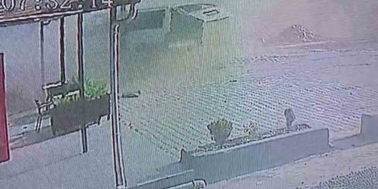 Feci kaza kamerada: 18 yaşındaki sürücü hayatını kaybetti