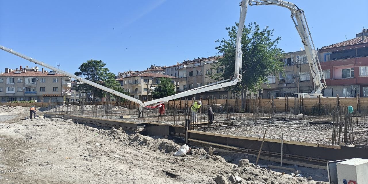 Melikgazi'de Kentsel Dönüşüm Hız Kazandı: 72 Daire ve 13 Dükkanın Temeli Atıldı