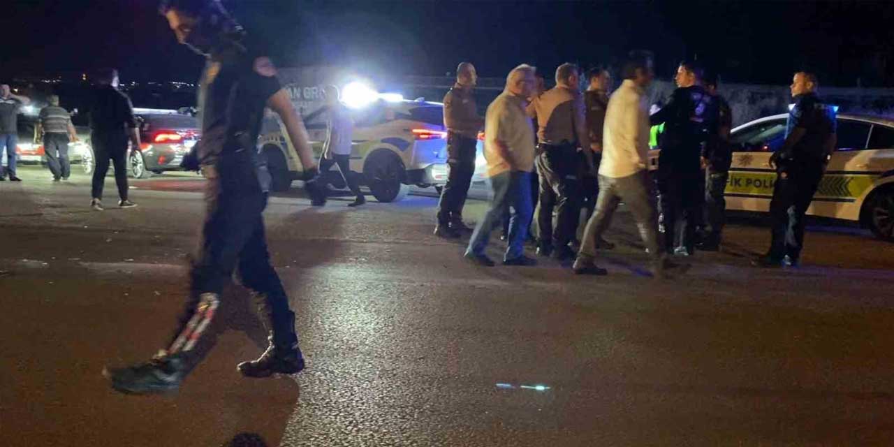 Park halindeki araçlara çarpıp kaçtı, plakası olay yerinde kaldı