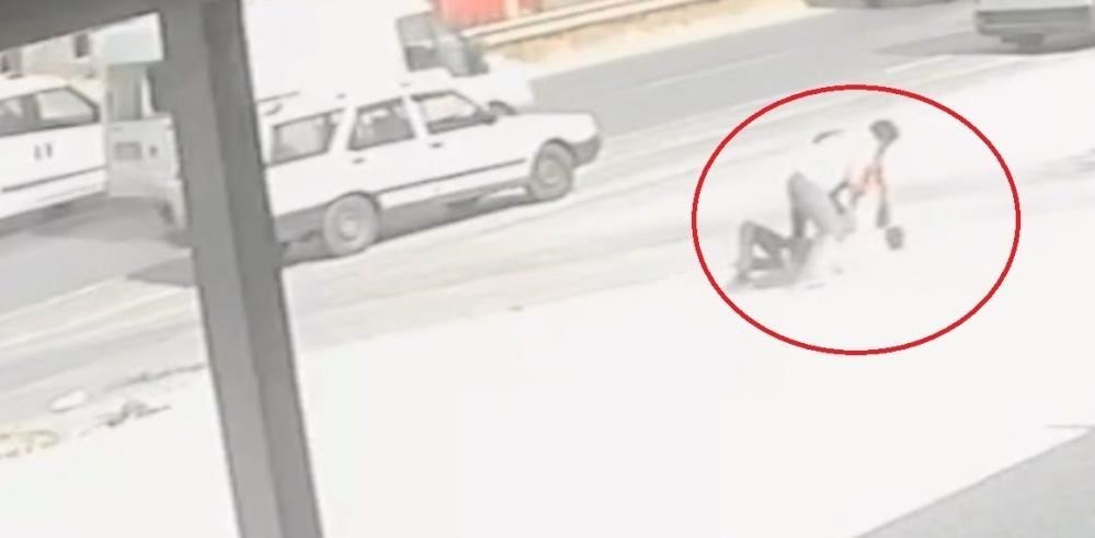 Bursa’da eşini sokak ortasında bıçaklayan Hakkı Koca’ya müebbet hapis cezası