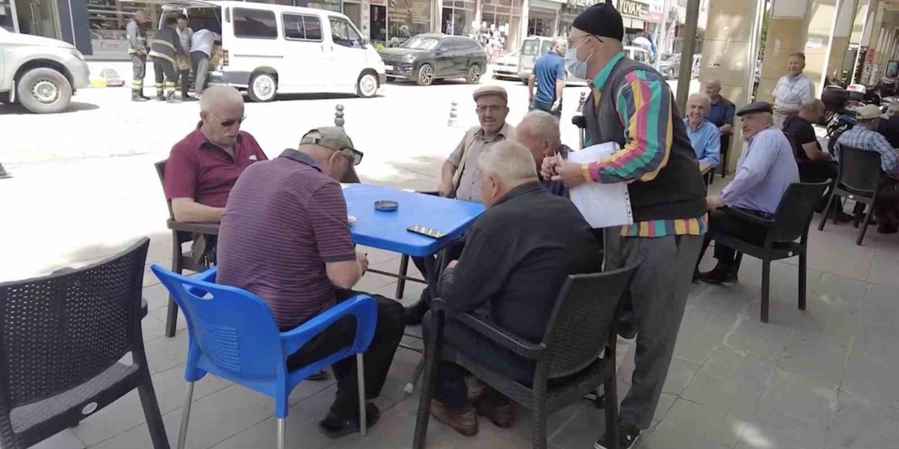 Dilenci kılığına giren zabıta 10 dakikada 340 TL topladı