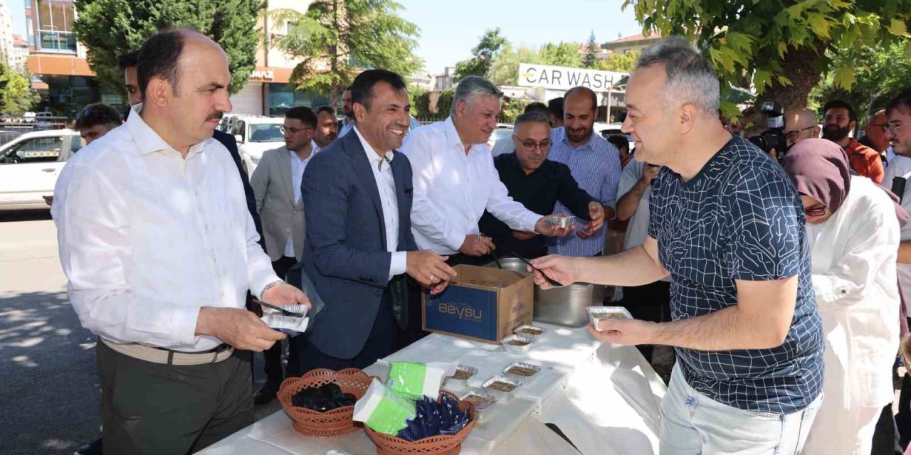 AK Parti Konya’dan aşure ikramı