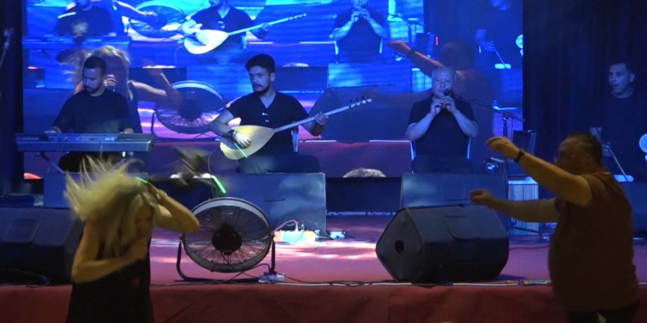 Konserde uçurulan amatör dron sanatçıya çarptı