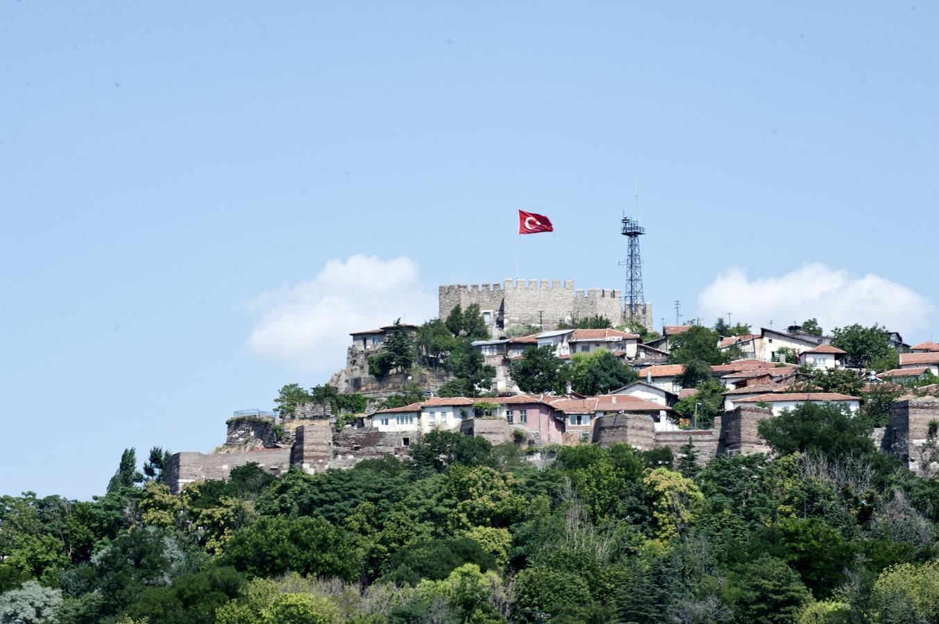 Ankara Türk Lirası'nı Bıraktı