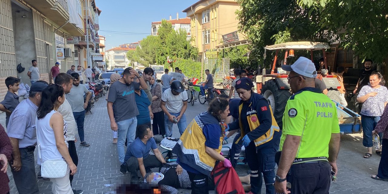 Seyir halindeki motosikletten düşen kadın ağır yaralandı