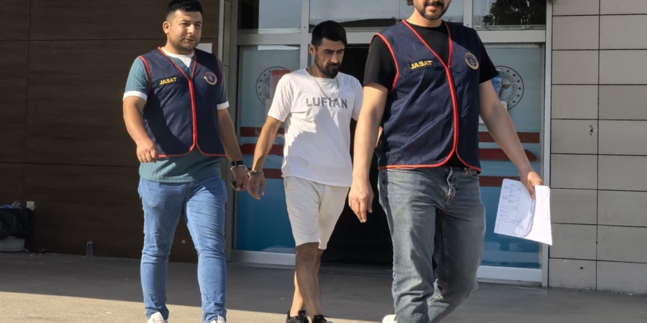 Kafede çay içiyordu, soluğu cezaevinde aldı