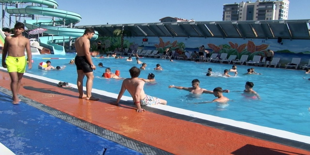 Sıcaktan bunalanlar Antalya'yı Ankara'ya getirdi