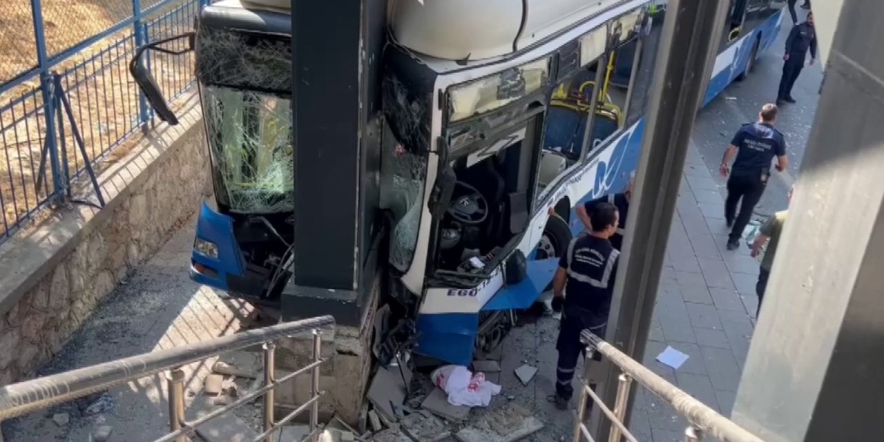 Ankara’da EGO otobüsü kaza yaptı: Çok sayıda yaralı var