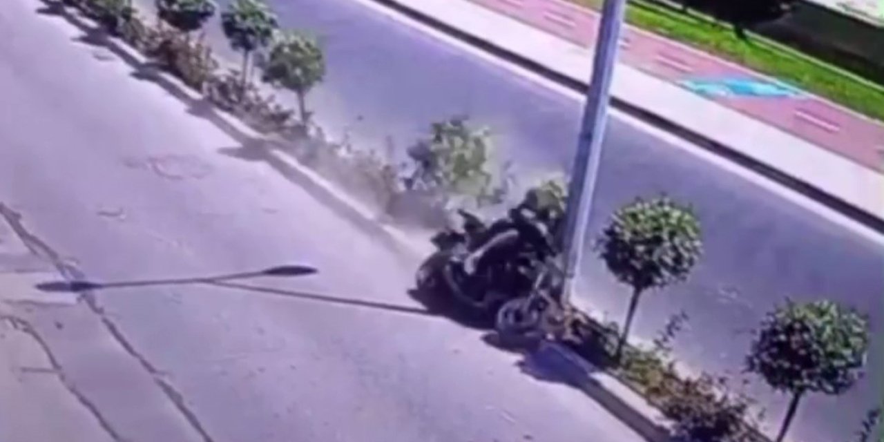 Tek tekerlek şovu faciayla bitti: Sürücü hayatını kaybetti, arkadaşı ağır yaralı