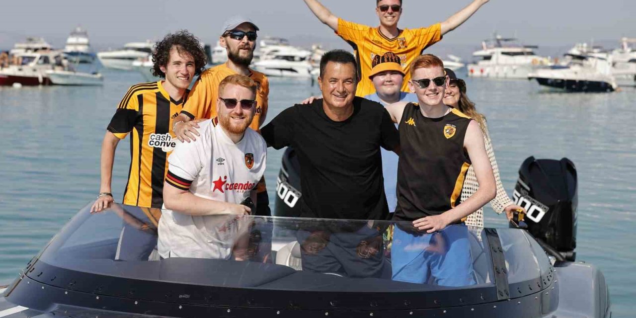 Acun Ilıcalı, Hull City Taraftarlarını Bu Kez Çeşme'de Ağırladı