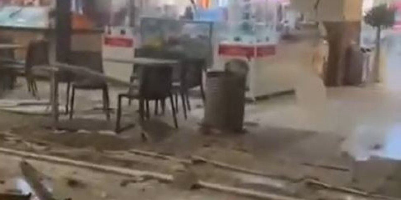 Müşteriler yemek yerken tavan çöktü: Fast Food alanı kapatıldı