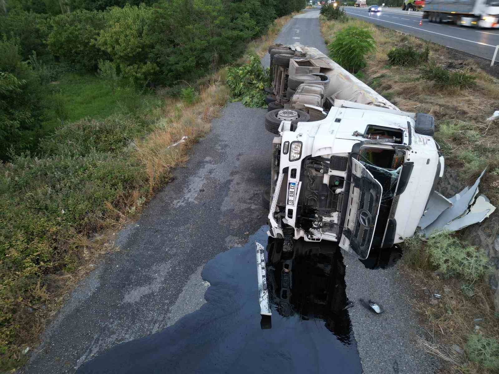 Sıcak asfalt yola döküldü ama kazayla