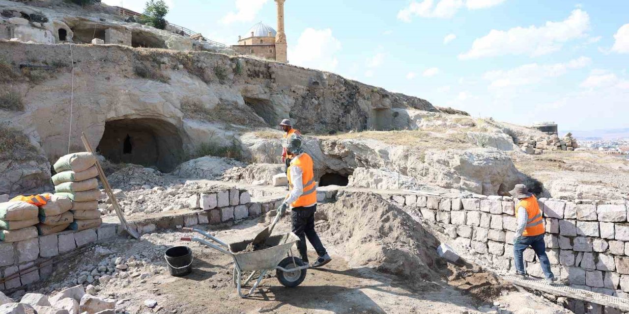 Tarihi Dokuya Modern Dokunuş: Kayaşehir Otel Projesi Başladı