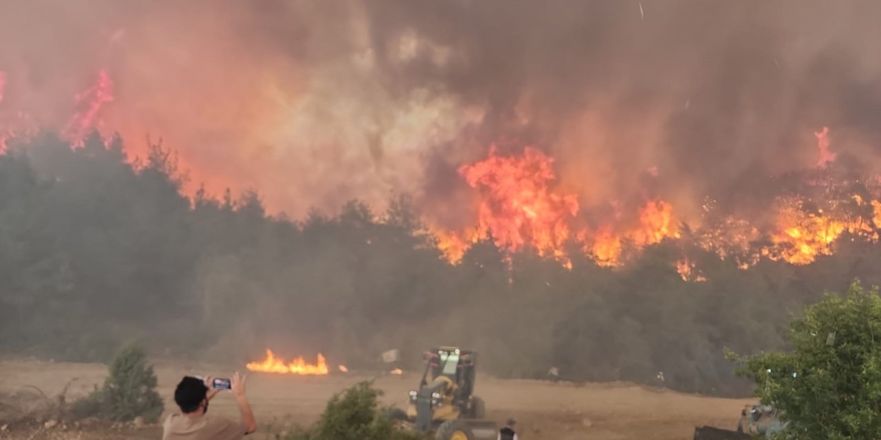 Bilecik günlerdir yanıyor! Alevler köyleri tehdit ediyor