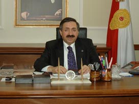 Ak Parti'den adaylık için istifa etti