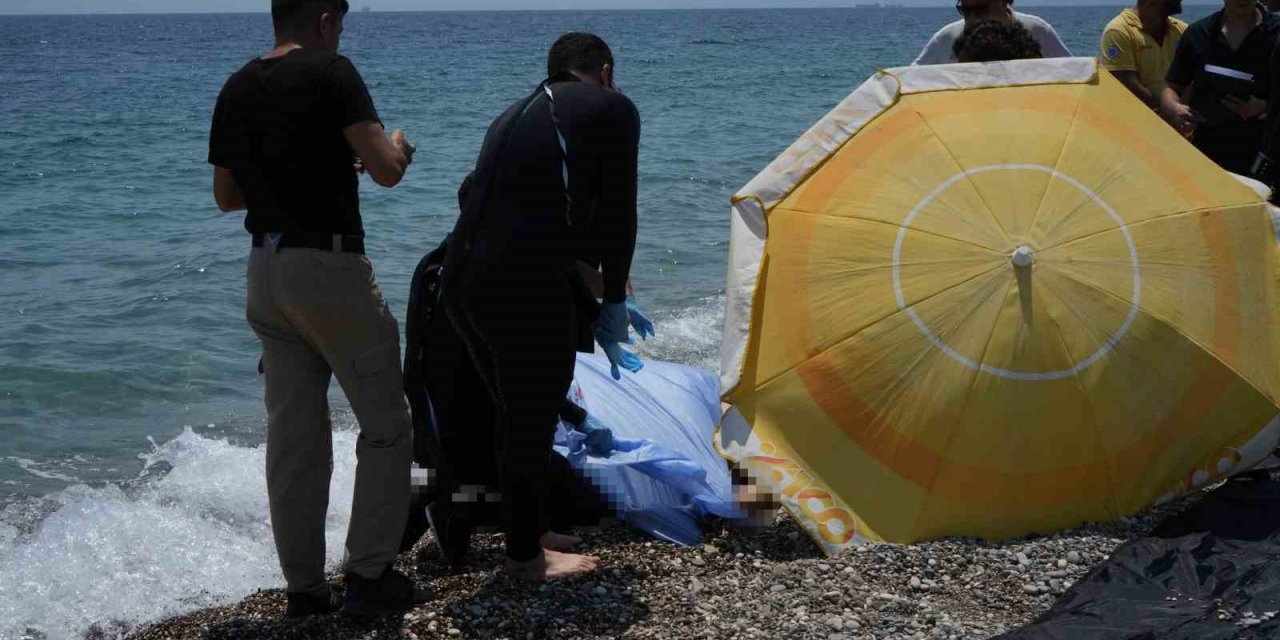 Konyaaltı Sahili’nde ceset şoku