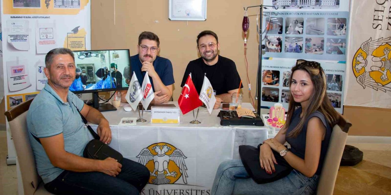 Selçuk Üniversitesi, Tercih Tanıtım Günleri’nde Aday Öğrencileri Bilgilendiriyor
