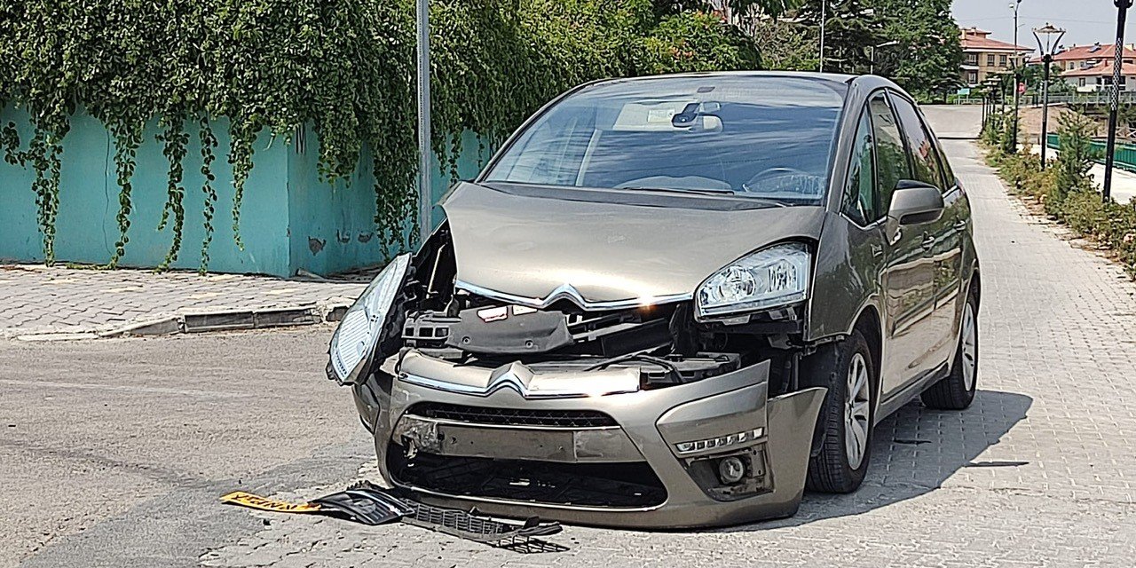Kulu’da iki otomobil çarpıştı: 1 kişi yaralandı