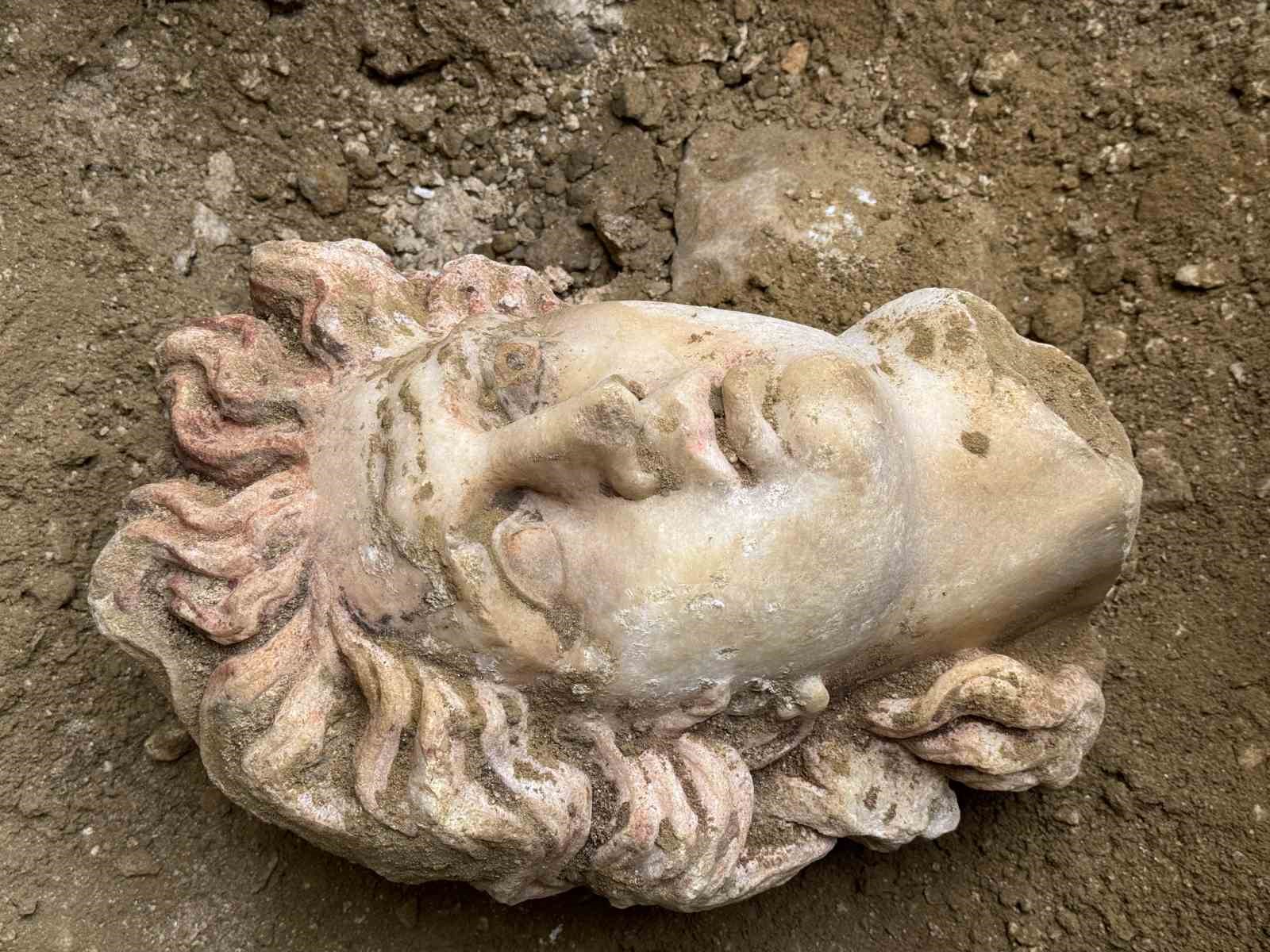 Marcus Yuvasına Döndü