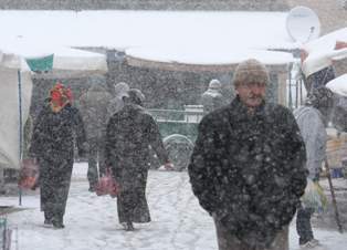 Beyşehir'de kar etkili oluyor