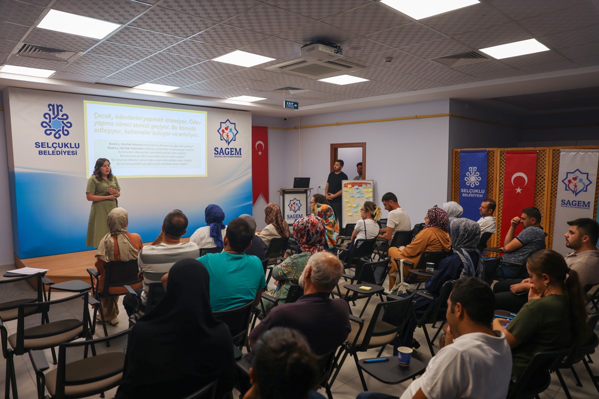 Selçuklu’da Ailelere “Olumlu Ebeveynlik Becerileri” Semineri