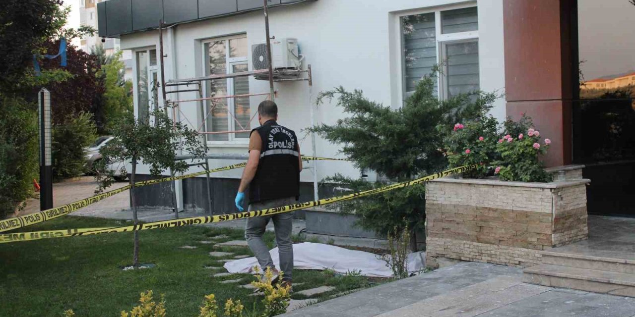 Süitte şüpheli olay! 8. kattan düşen kadın hayatını kaybetti