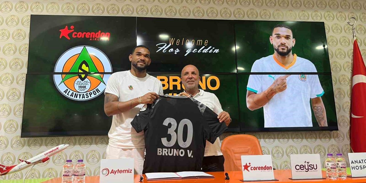 Alanyaspor’da imza töreni: Dört yeni transfer resmen tanıtıldı