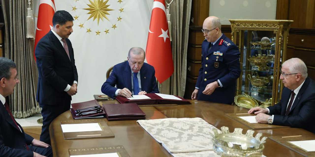 YAŞ kararları açıklandı: Genelkurmay Başkanı değişti, 93 terfi yapıldı