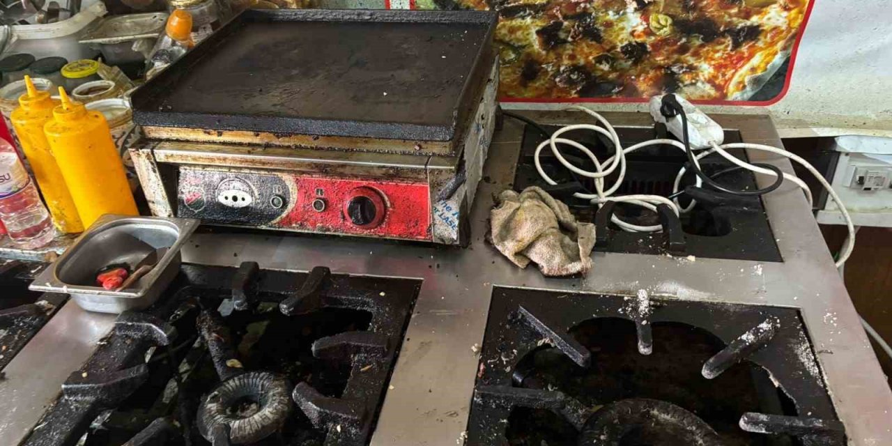 Hijyen skandalı! Bu mutfakta yemek yaptı, süresiz mühürlendi