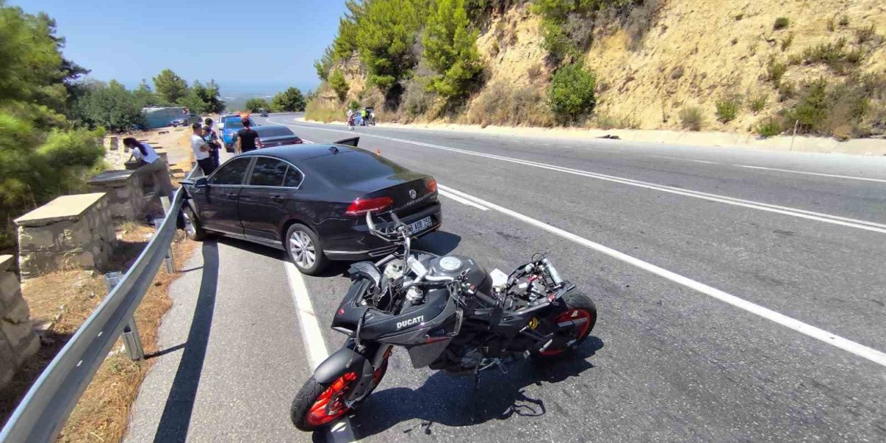 Kimse Gideceği Yere Gidemedi! Motosiklet Şerit Değiştirdi Ortalık Karıştı