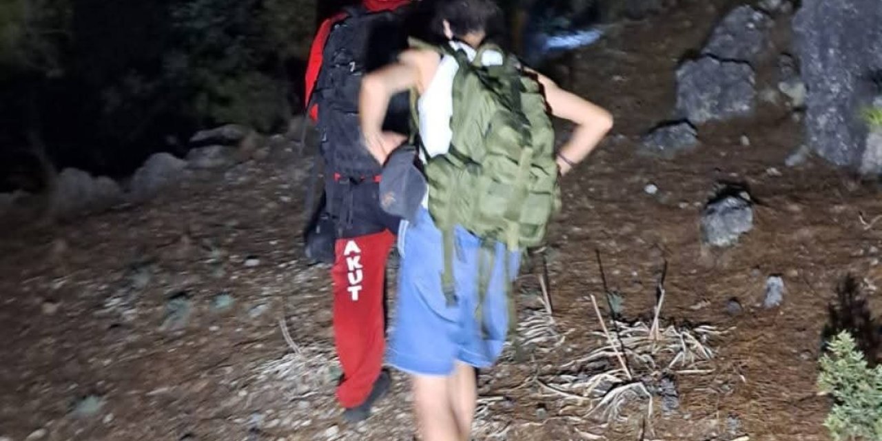 Doğa Fotoğrafı Çeken 3 Üniversite Öğrencisi Alanya Kalesi'nde Mahsur Kaldı
