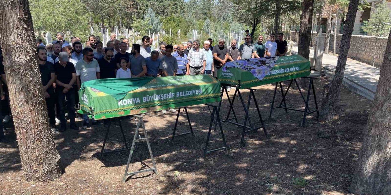 Derede boğulan iki kız kardeş gözyaşlarıyla toprağa verildi