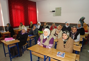 Ereğli'de ''Ana-Kız Okuldayız'' kampanyası