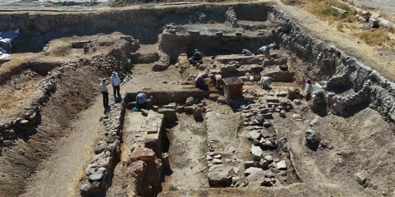 Kültepe Kazılarında Yeni Evler Ortaya Çıktı