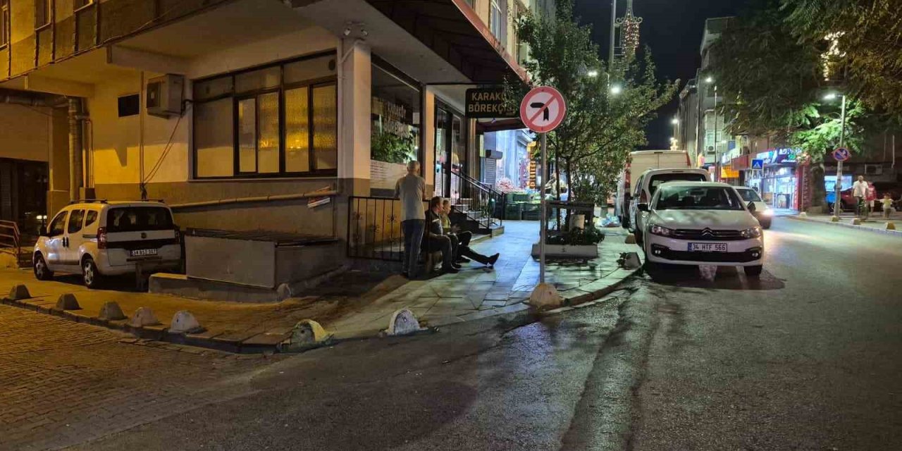 Kız arkadaşıyla yürürken silahlı saldırıya uğradı