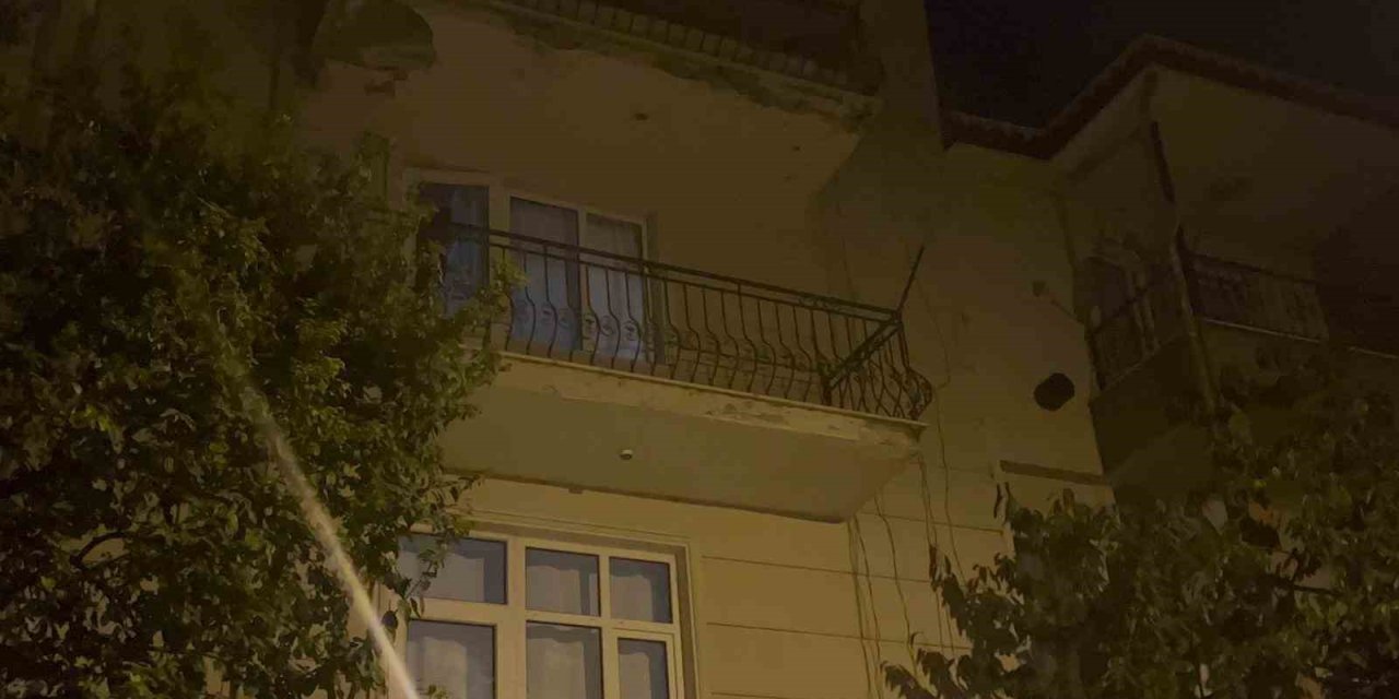 15 yaşındaki yeğenini erkek arkadaşıyla yakalayan amca dehşet saçtı