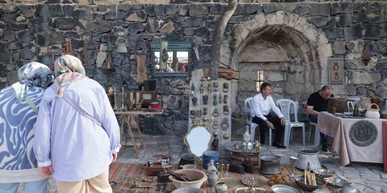 Nevşehir Antika Pazarı Tarihi Kale’de Kapılarını Açtı