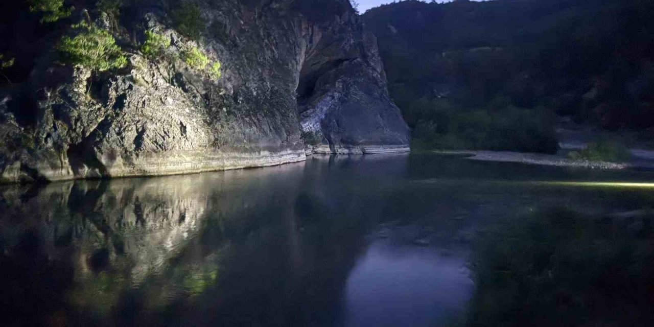 Kızını kurtarmayı başardı, kendisi boğuldu