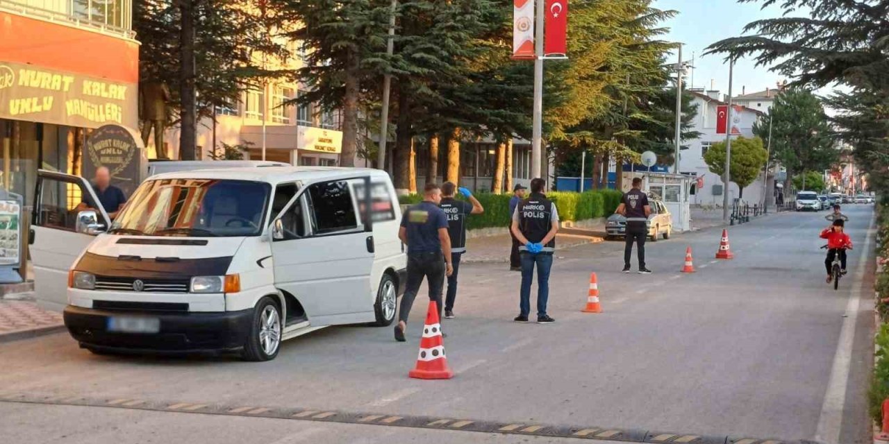 Sarayönü'nde Uyuşturucu ve Trafik Denetimleri: Çok Sayıda Gözaltı