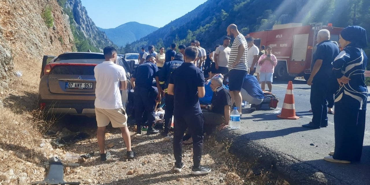 Kazayı görenin kafası karıştı! Kim Kime Çarptı?