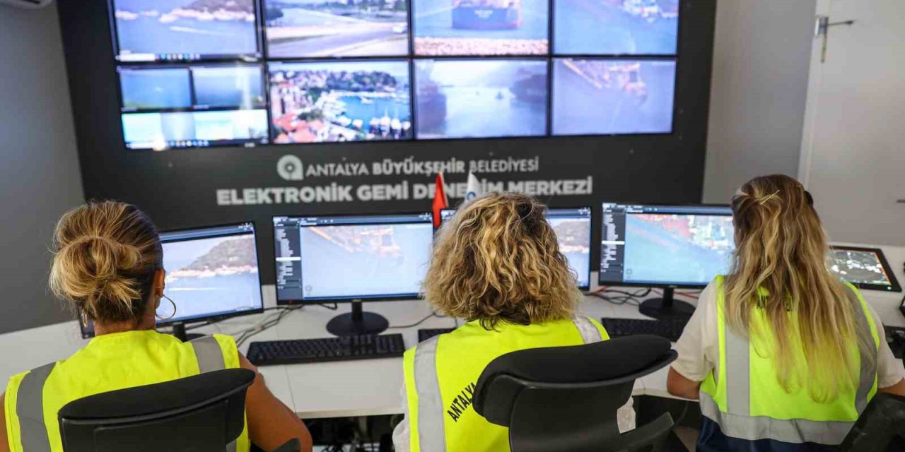 Antalya'ya Denizden Giren Kuralsızların Canı Yanıyor