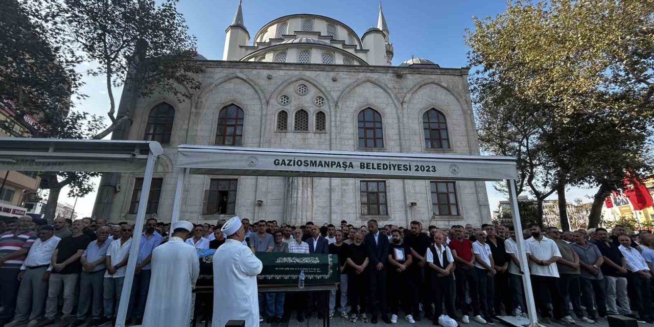 Üniversite kafesinde öldürülen 15 yaşındaki Hilal son yolculuğuna uğurlandı