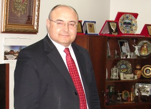 Yalçın, AK Parti'den aday adayı oldu