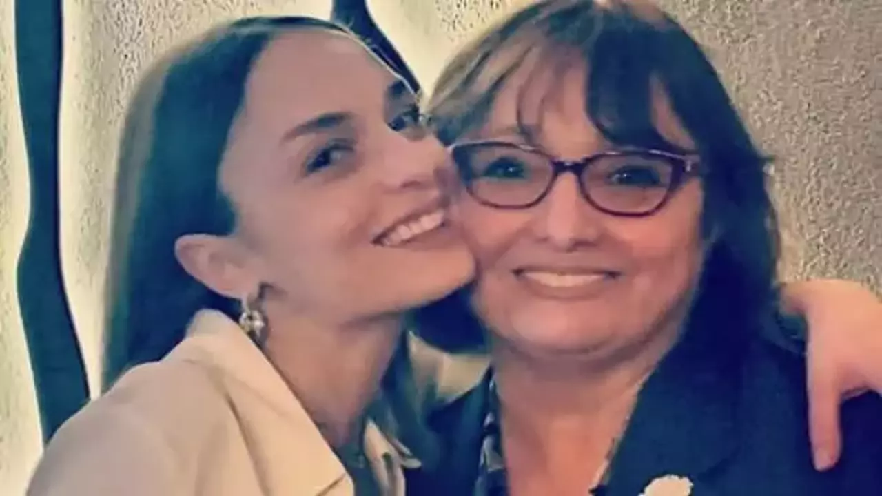 Uğruna Kral Kaybederse Dizisinden Ayrıldığı Annesi Vefat Etti