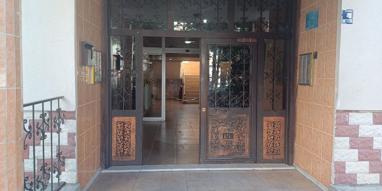 Bina sakininin bıçakladığı görevli hayatını kaybetti