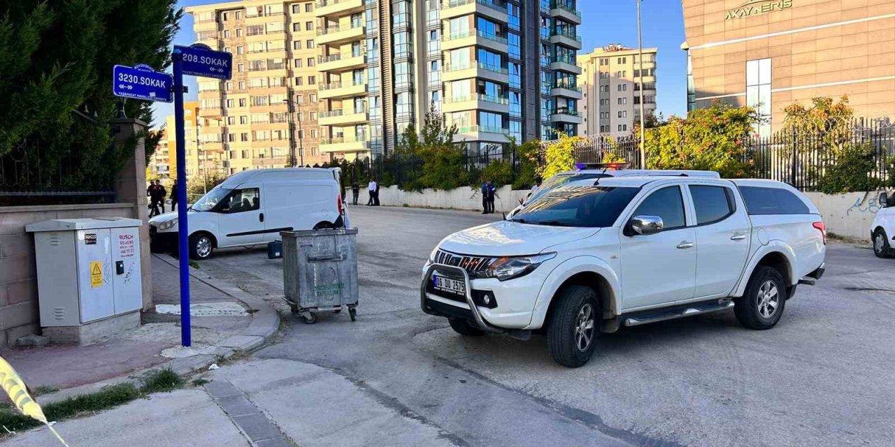 Aracında sarımsak satarken başından vuruldu