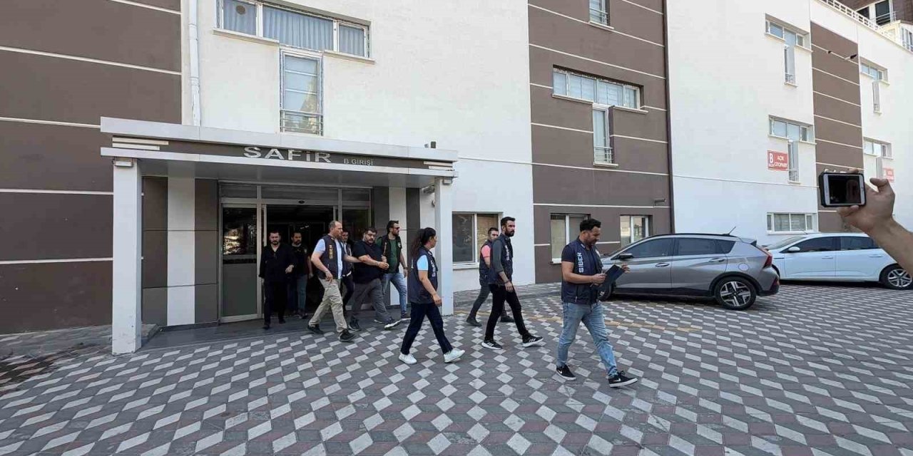 Yayınladığı haberden gözaltına alınan gazeteci tutuklandı