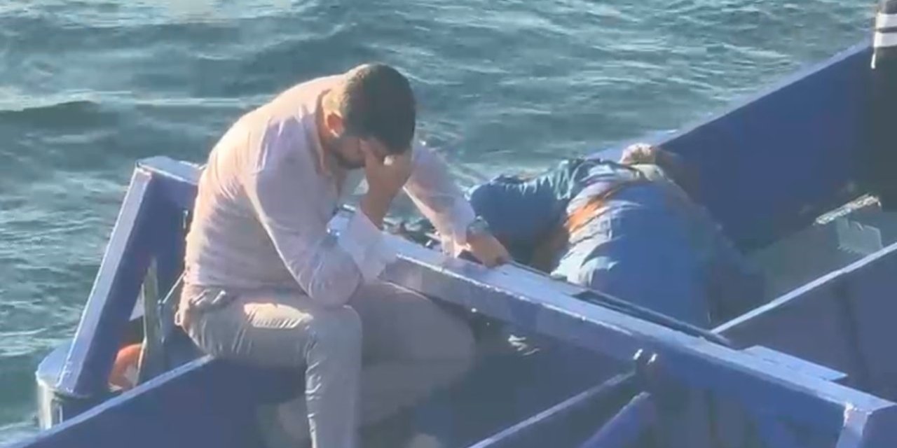 Denize Düşen Kadın İçin Tereddüt Etmeden Suya Atladı